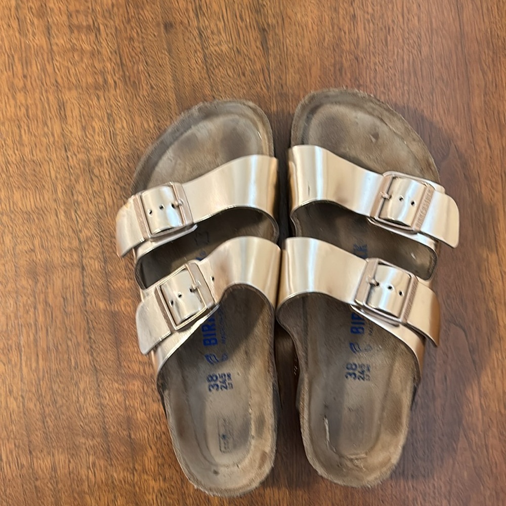 Birkenstock Arizona Sandal in Rose Gold - Picture 4 of 10